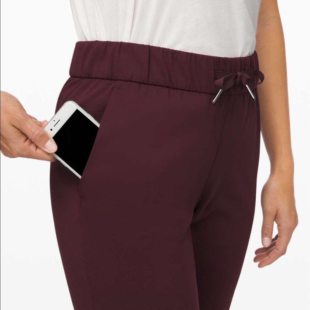 Lululemon On The Fly Pant in Cassis
